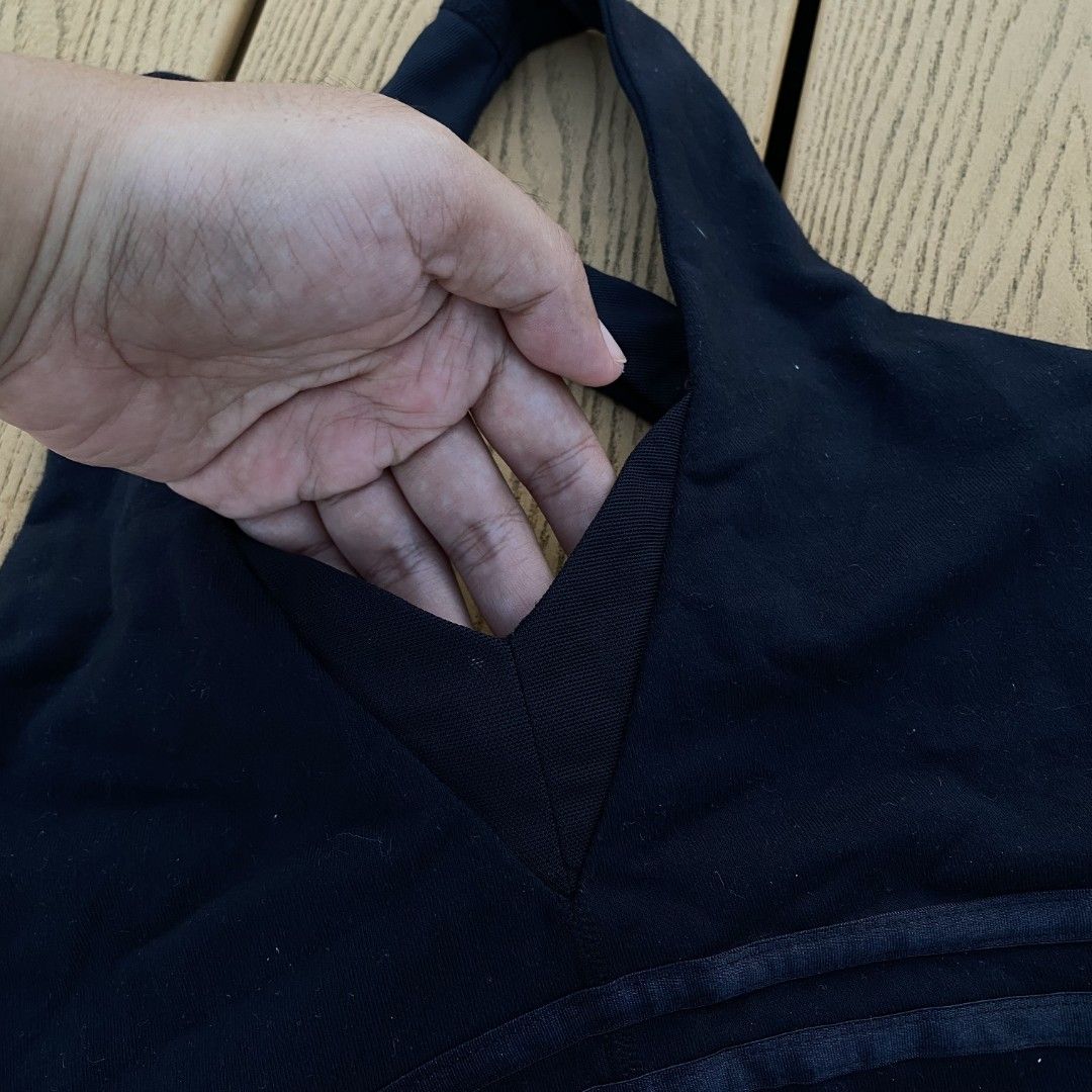 Lululemon Atletica Crisscross Back (Category: Activewear) located in San Francisco. Submitted by estherific.m (Listing ID 1469294710, Image 3). Description: Lululemon Atletica Crisscross Back ‎ ‎size: dot 4 ‎color rate: 10/10 ‎flaws: 1crack logo ‎EXCELLENT CONDITION ‎ ‎courier: LBC/JNT ‎mop: Payment First - GCASH ‎loc: CAMOTES, CEBU ‎ ‎dm! 📩 ‎.