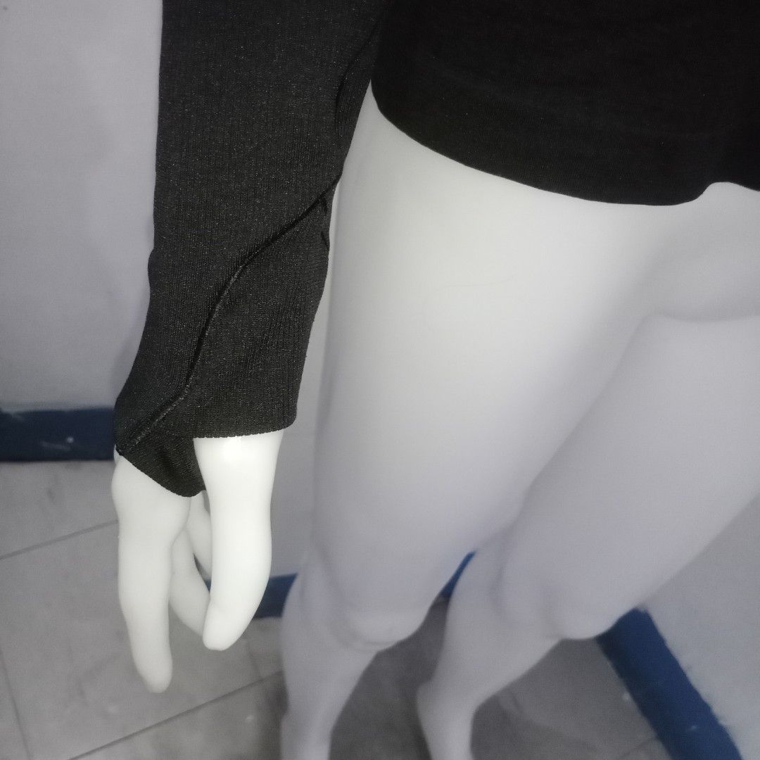 Lululemon Black Tops (Category: Activewear) located in Manila. Submitted by shoekendi (Listing ID 1469337833, Image 3). Description: looks new.
