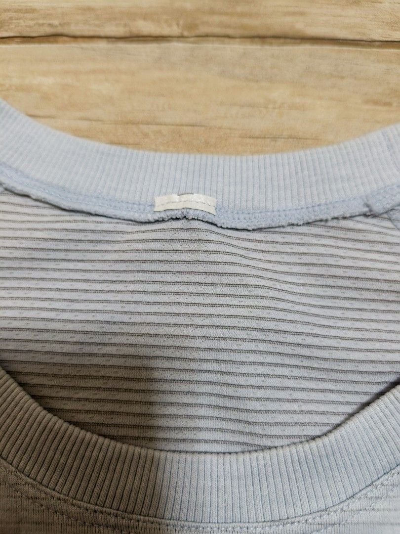 Lululemon dri fit running shirt (Category: Shirts) located in Siniloan. Submitted by talktotheroses (Listing ID 1469174508, Image 2). Description: no issue.