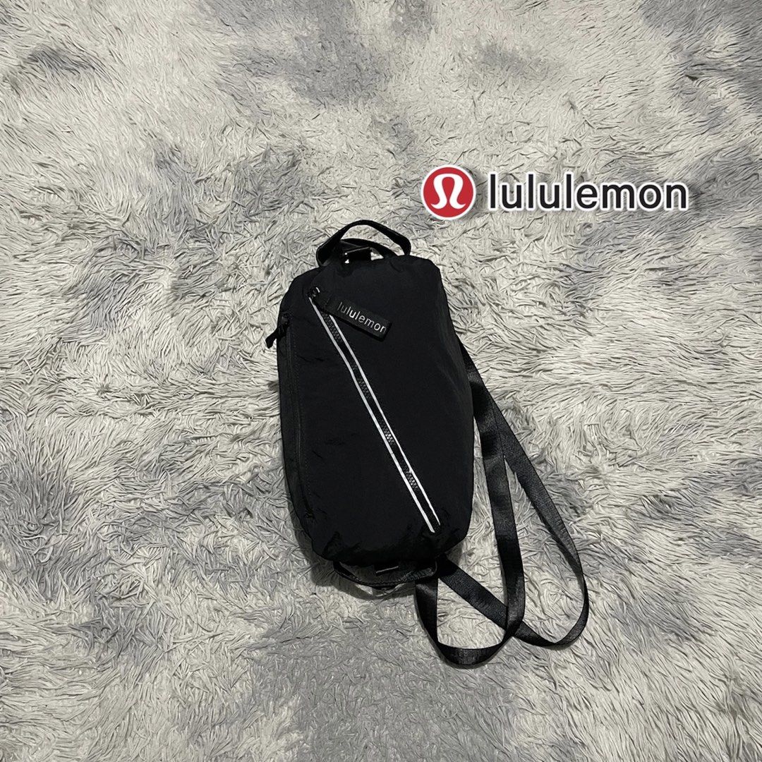 LULULEMON Fast Track Bag (Category: Backpacks) located in Bauang. Submitted by thriftypockets92 (Listing ID 1469205015, Image 1). Description: .