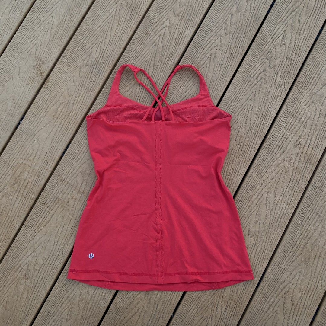 Lululemon Free To Be Tank Top (Category: Activewear) located in San Francisco. Submitted by estherific.m (Listing ID 1469292046, Image 3). Description: Lululemon Free To Be Tank Top size: dot 8 ‎color rate: 10/10 ‎flaws: NONE ‎EXCELLENT CONDITION ‎ ‎courier: LBC/JNT ‎mop: Payment First - GCASH ‎loc: CAMOTES, CEBU ‎ ‎dm! 📩 ‎.