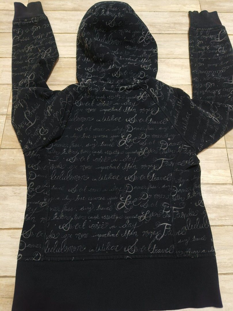 Lululemon Scuba zip up hoodie (Category: Coats, Jackets and Outerwear) located in Siniloan. Submitted by talktotheroses (Listing ID 1469174949, Image 3). Description: no issue.