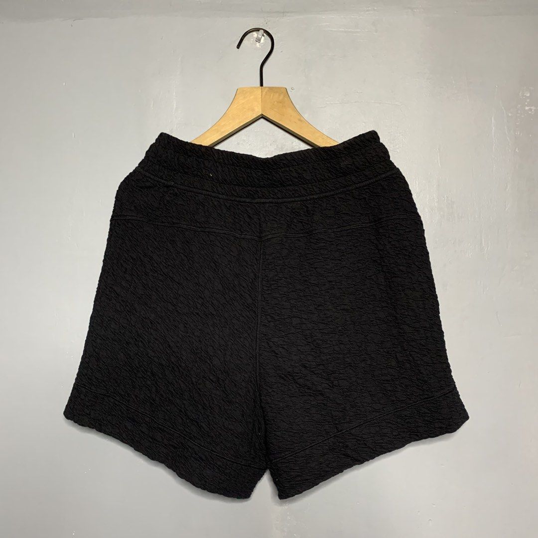 Lululemon textured black athletic shorts with drawstring (Category: Shorts) located in Manila. Submitted by emplysthrift. (Listing ID 1469219076, Image 1). Description: Lululemon Black Textured Shorts Size 6 Waist "29 to 31 Length "16 Good Condition Colorrate: 9/10 Flaws: none Unli vouchers/vc for safe transactions 📲 Location: Laspinas City, Metro Manila, Brngy Talon Uno. 📍 DM IF INTERESTED📥 - Brand: Lululemon - Color: Textured Black - Waistba