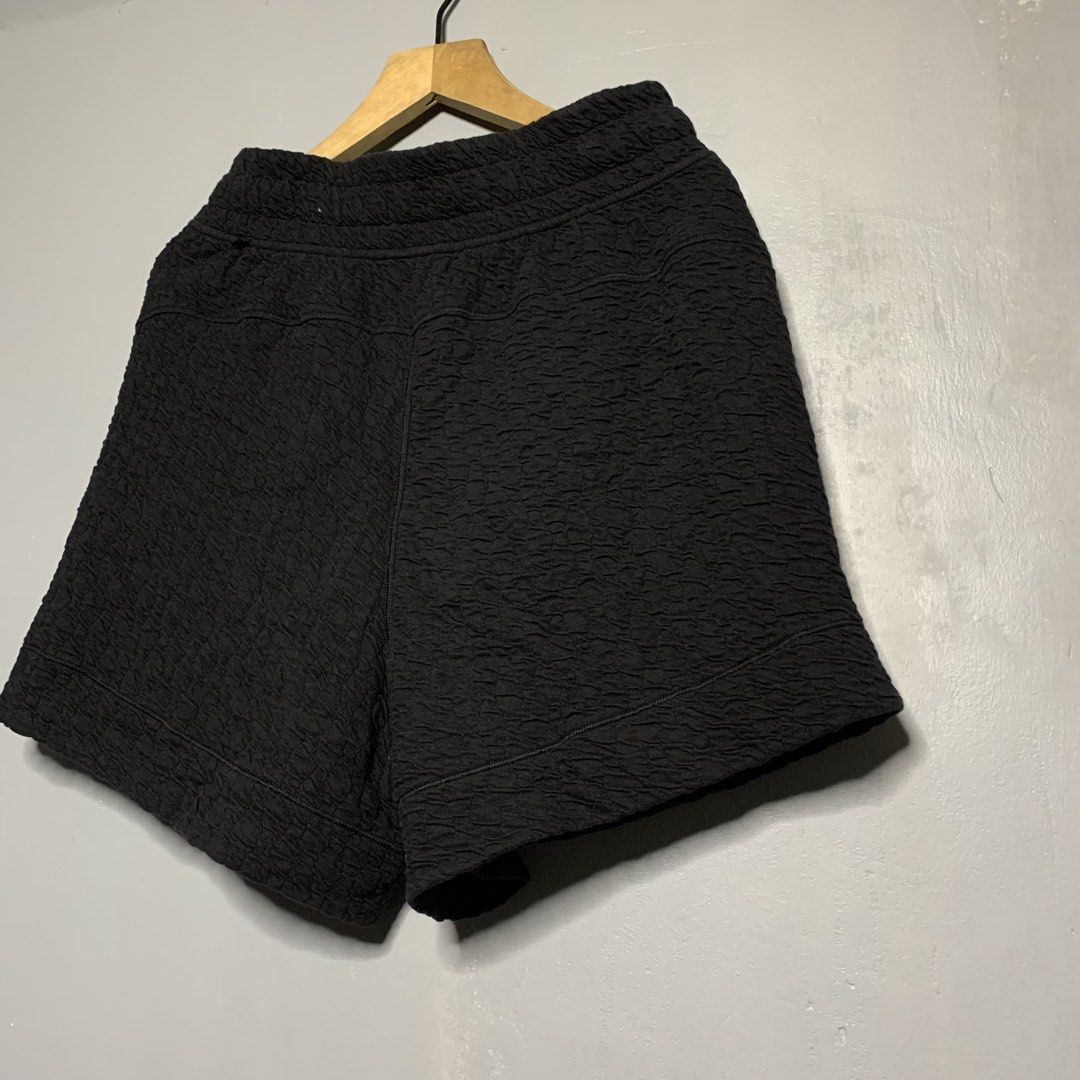 Lululemon textured black athletic shorts with drawstring (Category: Shorts) located in Manila. Submitted by emplysthrift. (Listing ID 1469219076, Image 2). Description: Lululemon Black Textured Shorts Size 6 Waist "29 to 31 Length "16 Good Condition Colorrate: 9/10 Flaws: none Unli vouchers/vc for safe transactions 📲 Location: Laspinas City, Metro Manila, Brngy Talon Uno. 📍 DM IF INTERESTED📥 - Brand: Lululemon - Color: Textured Black - Waistba
