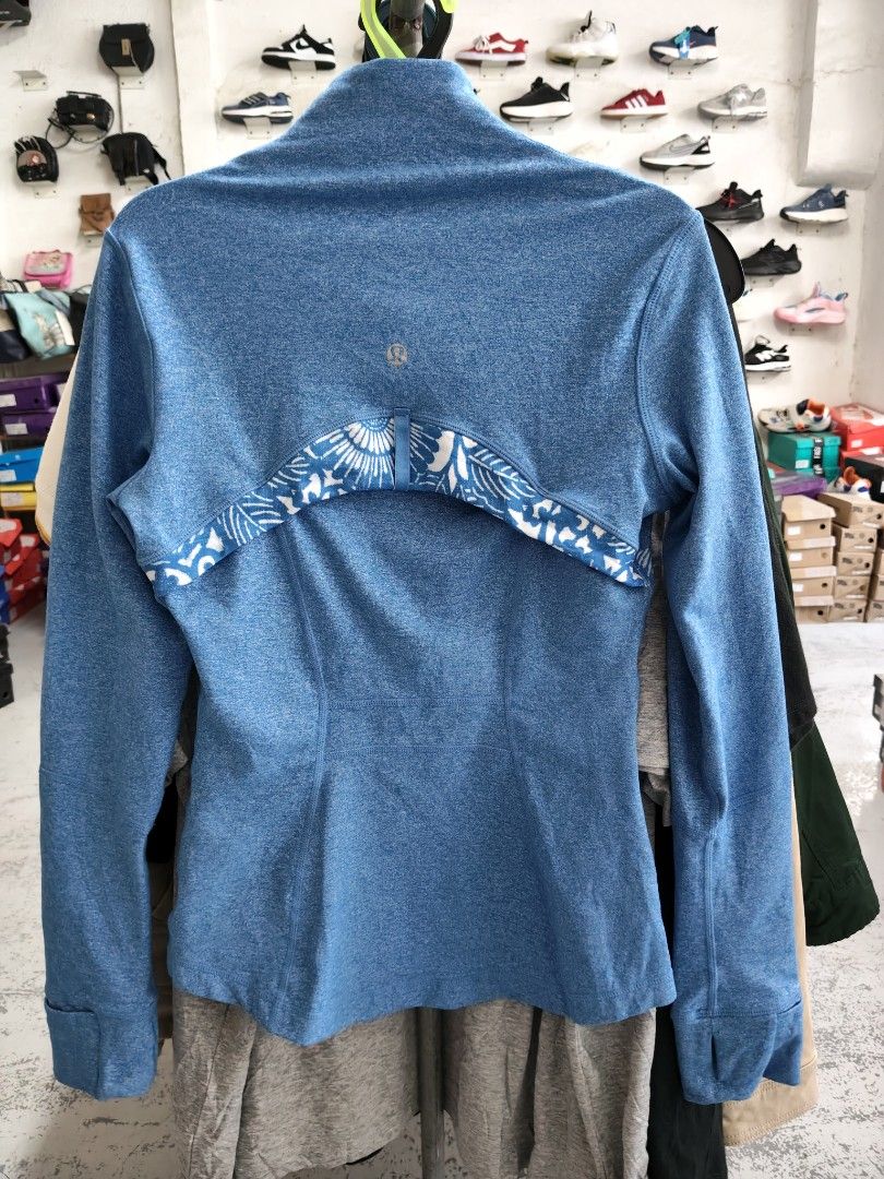 Lululemon women's jacket (Category: Coats, Jackets and Outerwear) located in Cabadbaran. Submitted by jem1124 (Listing ID 1469221465, Image 2). Description: 16x22 excellent condition No issue.