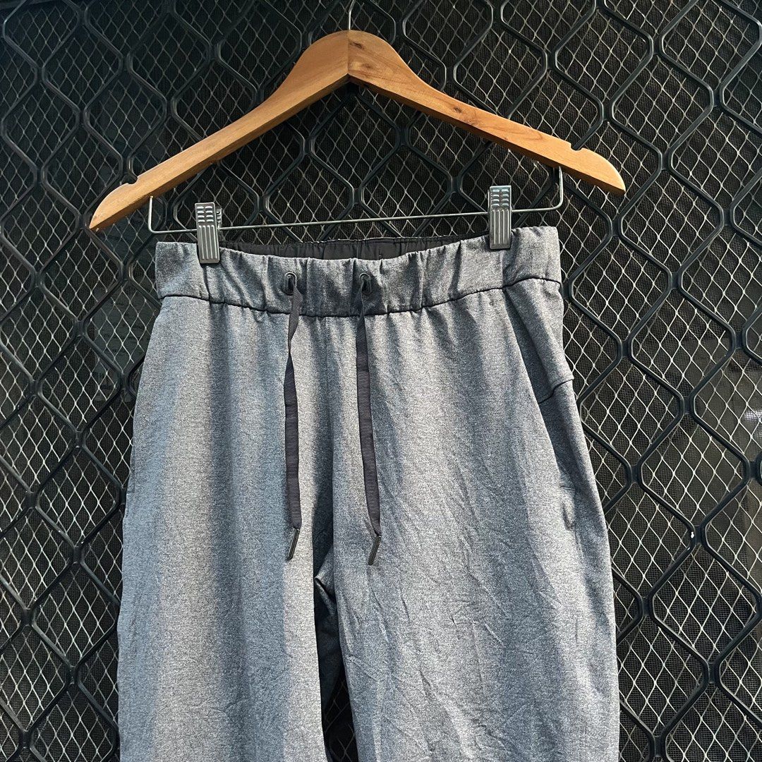 Lululemon womens On The Fly Pants (Category: Activewear) located in Taguig. Submitted by scoutandloots (Listing ID 1469204997, Image 2). Description: Lululemon womens On The Fly Pants • Size: 2 • Waistline: 13” • Length: 34.5” • Leg opening: 6” 499.
