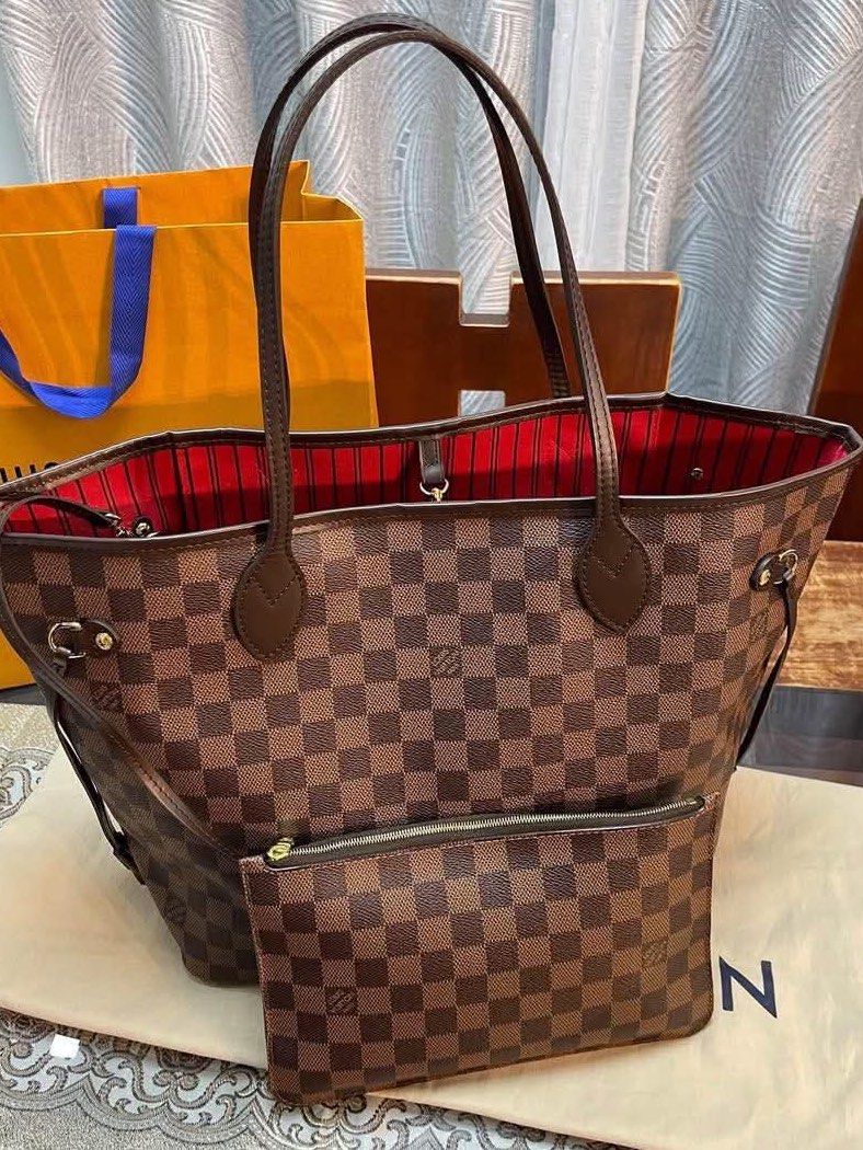 LV Neverfull MM UNUSED (Category: Luxury Bags & Wallets) located in Pasay City. Submitted by cpb__ (Listing ID 1469225341, Image 1). Description: .
