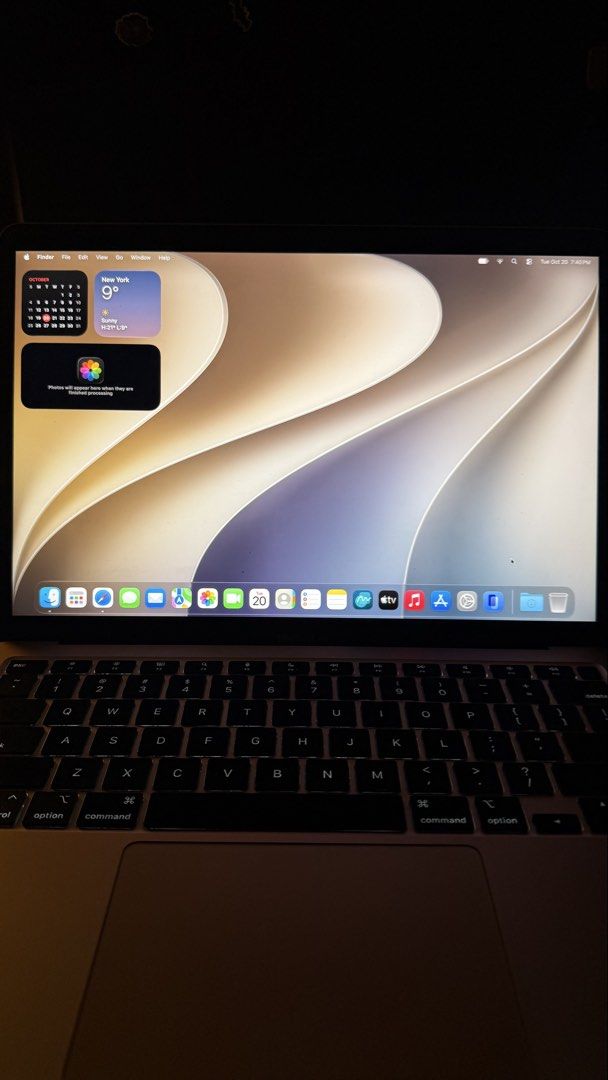 MACBOOK AIR M1 (2020) Bought in (2022) (Category: Laptops & Notebooks) located in Caloocan City. Submitted by earlmtf66175 (Listing ID 1469304649, Image 3). Description: MACBOOK M1 AIR 2020 13 INCH 256GB 8GB Chip APPLE M1 Mac OS Golden Gate 27.0.1 84%Battery Health No Issue Included: With Original Box Original Charger Apple Magic mouse Cygnett Unite PocketMate USB-C Hub with HDMI, USB-A, and SD/microSD readers School used only.