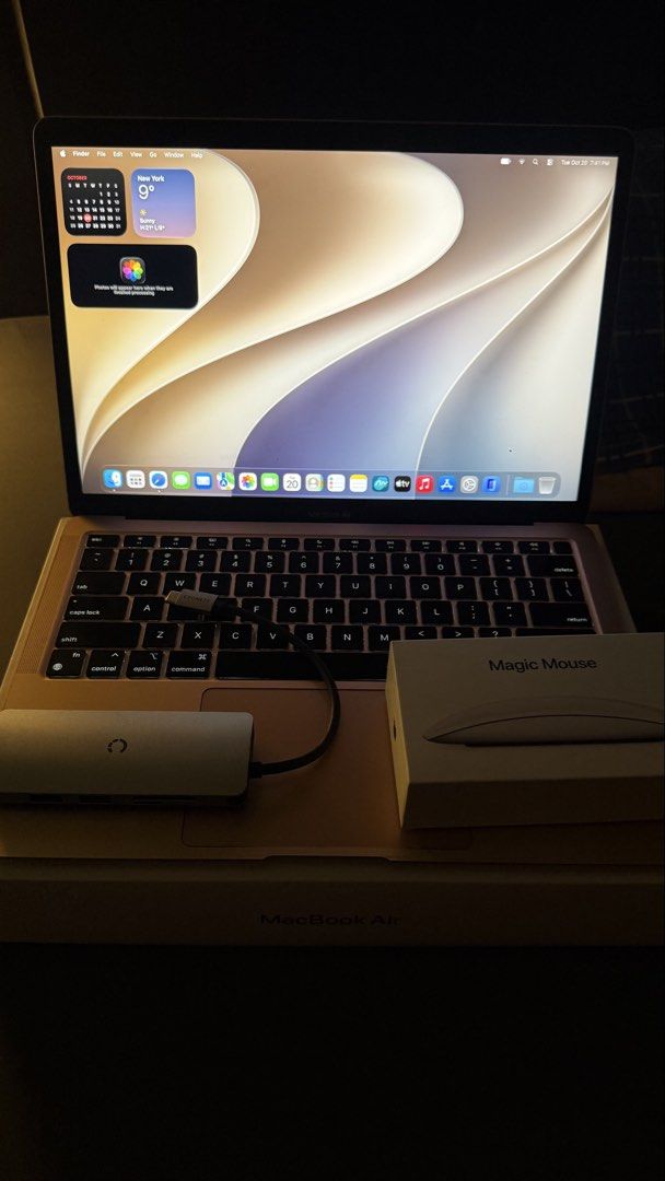 MACBOOK AIR M1 (2020) Bought in (2022) (Category: Laptops & Notebooks) located in Caloocan City. Submitted by earlmtf66175 (Listing ID 1469304649, Image 1). Description: MACBOOK M1 AIR 2020 13 INCH 256GB 8GB Chip APPLE M1 Mac OS Golden Gate 27.0.1 84%Battery Health No Issue Included: With Original Box Original Charger Apple Magic mouse Cygnett Unite PocketMate USB-C Hub with HDMI, USB-A, and SD/microSD readers School used only.