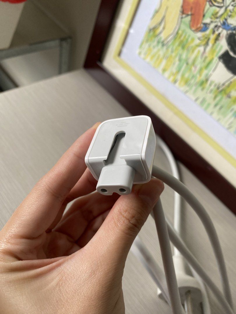 Macbook extension cable (Category: Cables & Adaptors) located in Paranaque City. Submitted by declutterbykat (Listing ID 1469182695, Image 2). Description: 🔖 rfs: decluttering 📍 parañaque city 💸 mop: gcash or maya only 🚖 mod: lalamove, grab, or jnt .