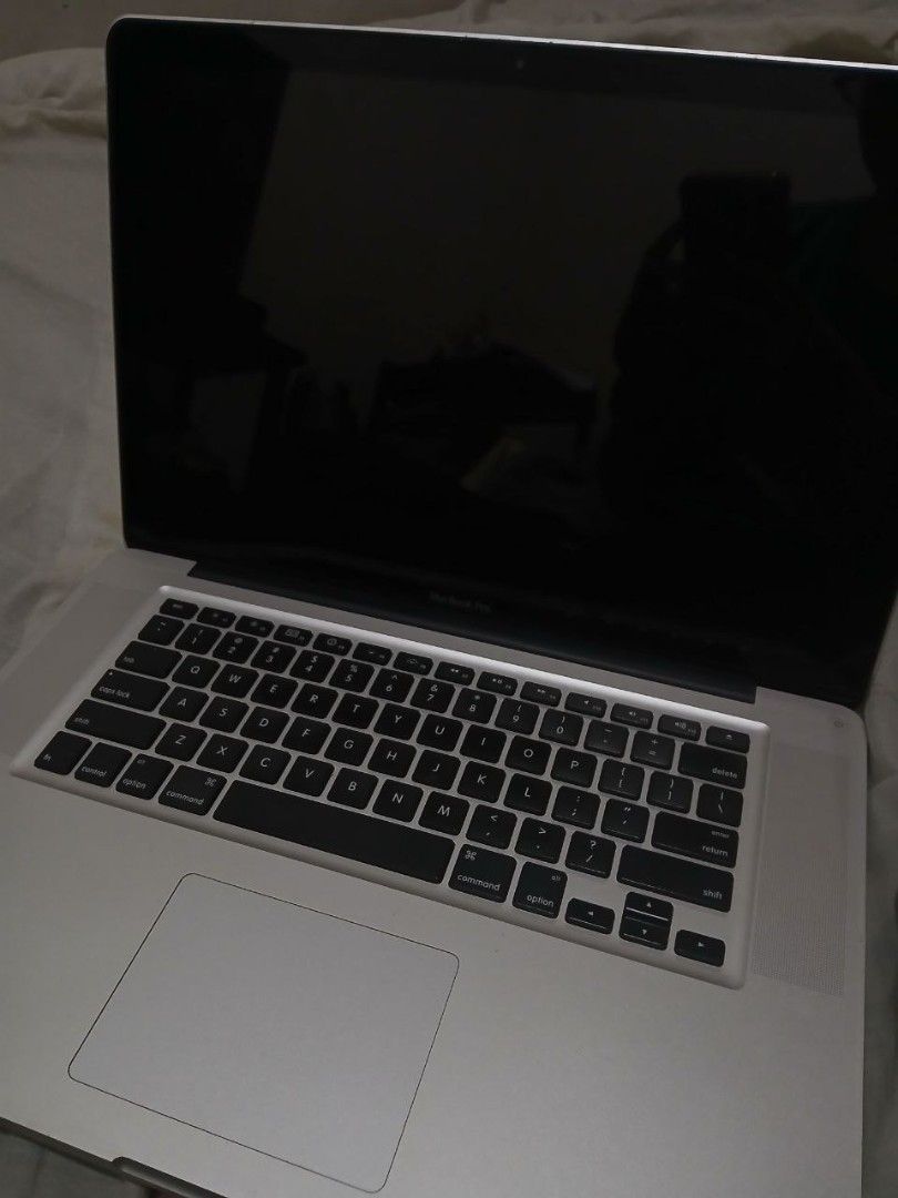 Macbook pro (Category: Laptops & Notebooks) located in Manila. Submitted by chocoknots_ (Listing ID 1469194311, Image 1). Description: Macbook pro 2011 - working naman sya lobat lang. - no charger din, bumili nalang mura lang - goods for parts out.