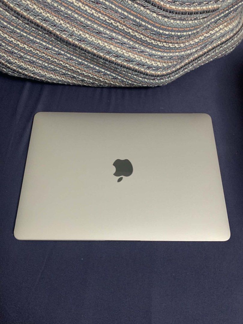 macbook pro i7 2017 1tb ssd (Category: Laptops & Notebooks) located in Manila. Submitted by hometechieonlineshop (Listing ID 1469302736, Image 2). Description: macbook pro i7 2017 16gb ram 1tb ssd with charger .