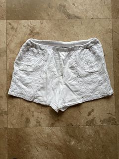 (Category: ) located in . Submitted by tidyup.lara (Listing ID 1469392848, Image 1). Description: .