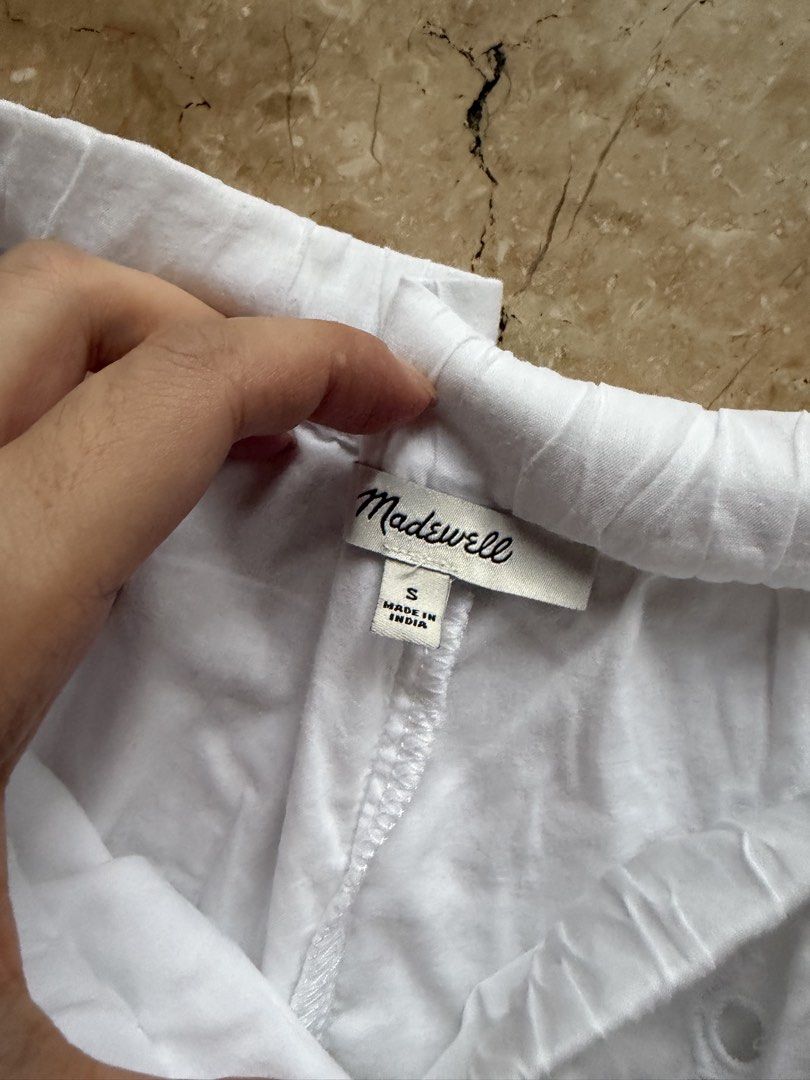 Madewell Embroidered Eyelet Pull-On Shorts: White (Category: Shorts) located in Quezon City. Submitted by tidyup.lara (Listing ID 1469392848, Image 3). Description: Size: S Waist 31” Length 13” Condition 8/10: used but in good condition.
