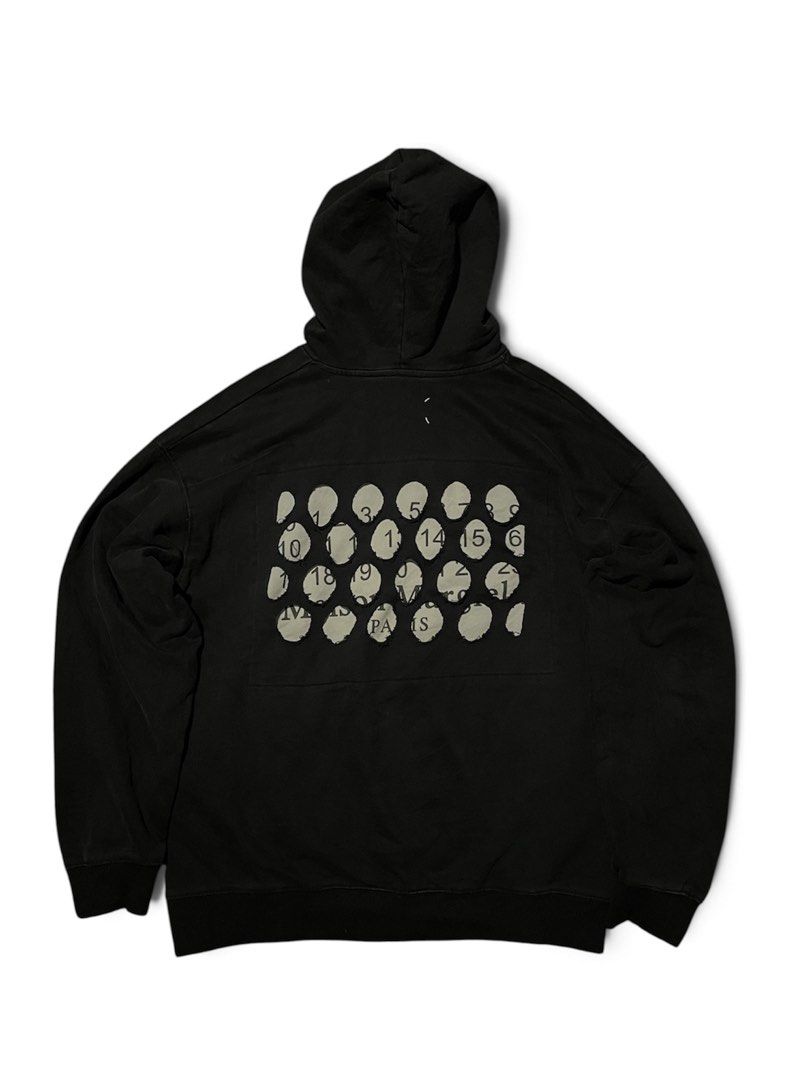 Maison Margela (Category: Coats, Jackets and Outerwear) located in Munoz. Submitted by bb_jimbo0 (Listing ID 1469281211, Image 1). Description: Maison Margela Hoodie.