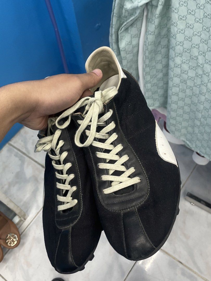 Maison Margiela Sprinters (Category: Casual Shoes) located in Carmona. Submitted by marc_cc (Listing ID 1469215199, Image 2). Description: Maison Margiela Sprinter Size 42 Hook up .