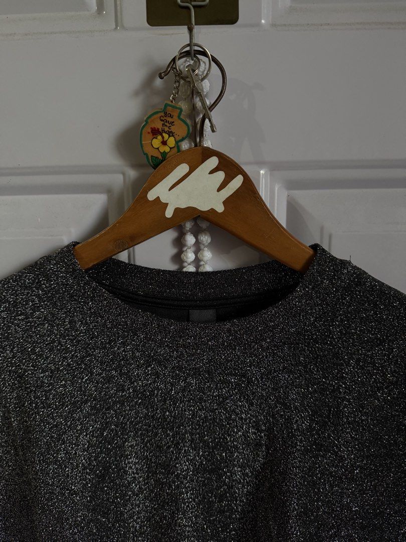 MANFINITY Metallic Shiny Loose Tank Top (Category: Tshirts & Polo Shirts ) located in Las Pinas. Submitted by sellerkjb (Listing ID 1469381333, Image 3). Description: BRAND NEW LARGE width — 26 inches length — 21.5 inches LAS PINAS CITY.