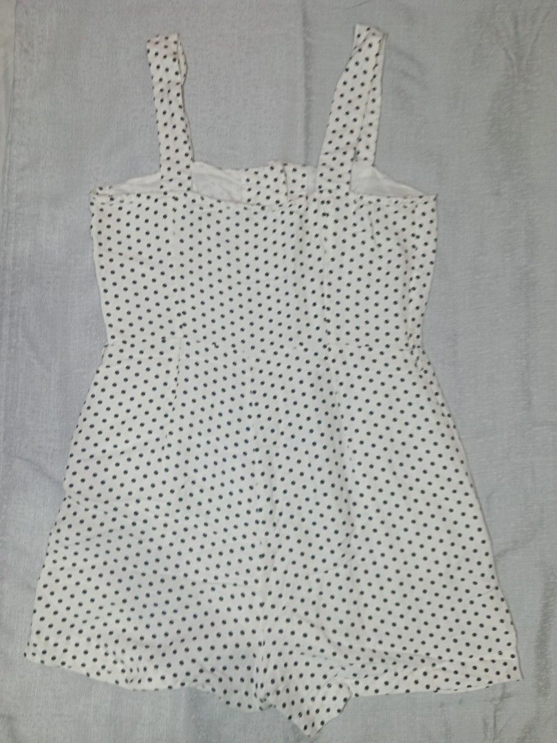 MANGO Basics Polka Dot Romper (Category: Rompers) located in Davao. Submitted by aki_tsum (Listing ID 1469275067, Image 2). Description: *Shorts length *Size: EUR XS, USA 2, MEX ECH on tag *Material: a bit thin Davao Based Delivery only (buyer will shoulder delivery/shipping fee).