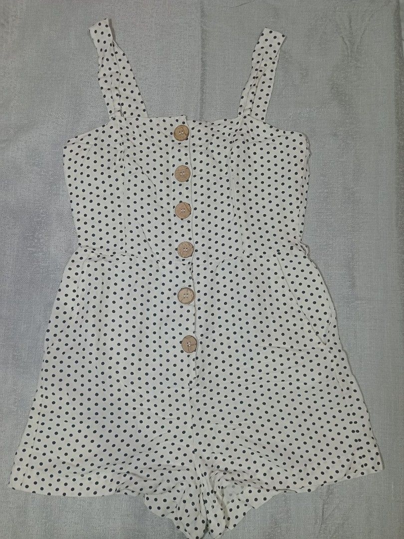 MANGO Basics Polka Dot Romper (Category: Rompers) located in Davao. Submitted by aki_tsum (Listing ID 1469275067, Image 1). Description: *Shorts length *Size: EUR XS, USA 2, MEX ECH on tag *Material: a bit thin Davao Based Delivery only (buyer will shoulder delivery/shipping fee).