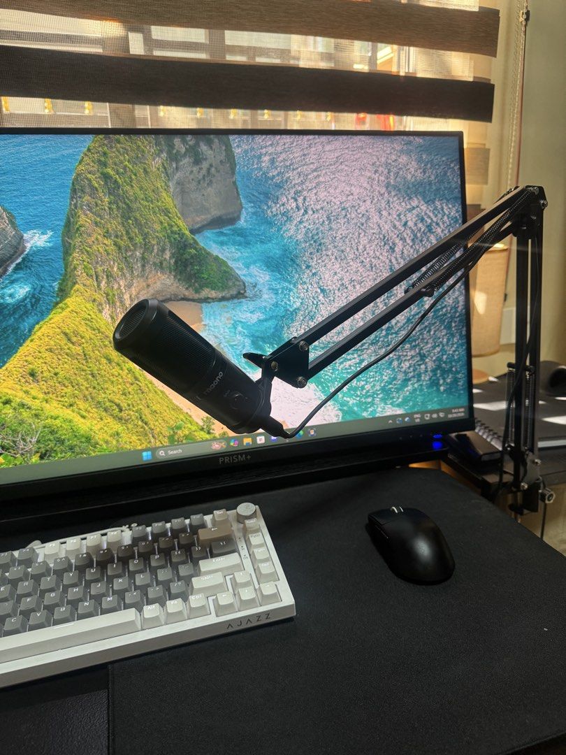 Maono Condenser Microphone with Adjustable Arm Stand (Category: Microphones) located in Bacoor. Submitted by lovedbychan (Listing ID 1469170743, Image 2). Description: - Item: Black Maono condenser microphone with adjustable desktop arm stand - Features: Built-in gain control knob on the mic body for easy audio adjustment - Best for: Gaming, live streaming, podcasts, and clear voice calls - Condition: Fully working, clean, and well-maintained des
