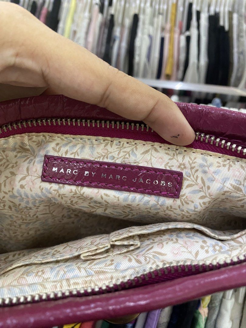 Marc jacobs (Category: Clutches) located in Manila. Submitted by hell_market (Listing ID 1469185416, Image 3). Description: .