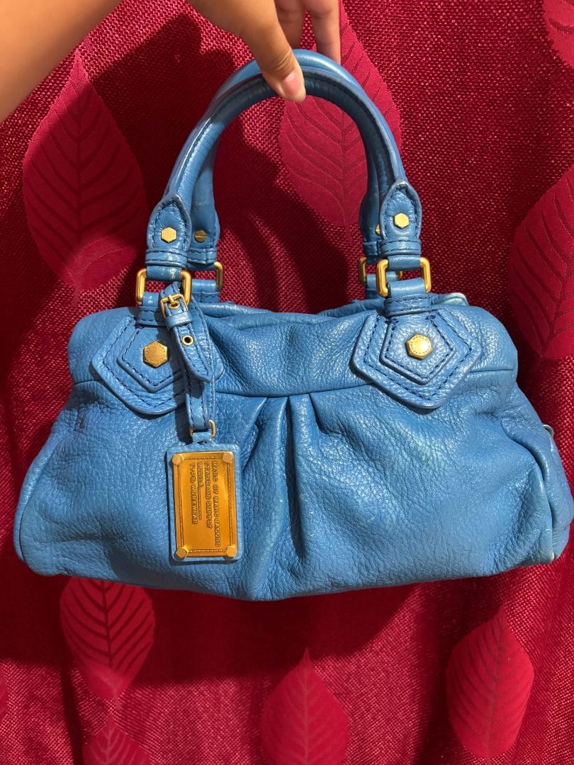 Marc Jacobs Classic Q Groove (Category: Luxury Bags & Wallets) located in Caloocan City. Submitted by classicurations (Listing ID 1469288400, Image 1). Description: my beautiful blue marc jacobs classic q groove handbag such a gorgeous piece with its blue leather, gold-tone hardware, and matching strap. i love how the color adds a little something special to any outfit, whether you’re dressing up or keeping it casual. a timeless designer bag that