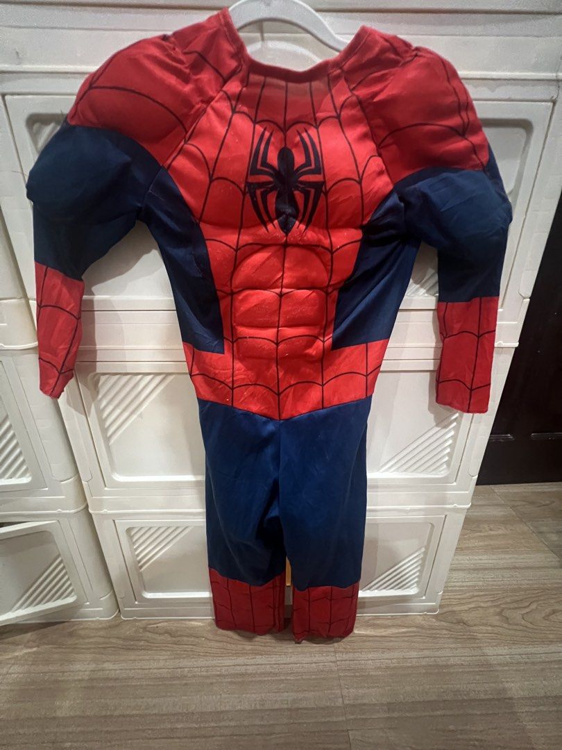 Marvel Spiderman Muscle Costume (Category: Babies & Kids Fashion) located in Manila. Submitted by reloved.finds (Listing ID 1469335529, Image 1). Description: - Official Marvel Spider-Man costume with tag near the collar - Classic red and blue design with built-in muscle chest and arms - Easy-to-use hook and loop fasteners at the back - Ideal for Halloween, costume parties, and roleplay.