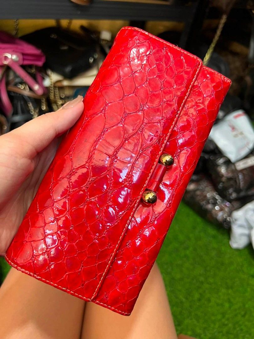 Mcm crocodile leather wallet (Category: Wallets & Card holders) located in Sorsogon. Submitted by ukay_finds9.9 (Listing ID 1469331453, Image 2). Description: Accepting counter offer.
