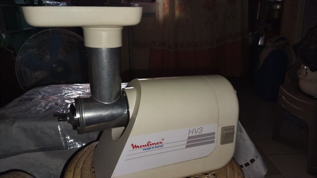 Meat Grinder (Category: Other Home Furniture) located in Manila. Submitted by kittygalore0615 (Listing ID 1469178903, Image 2). Description: 🛒 FOR SALE: Moulinex HV3 Meat Grinder 🇫🇷 💰 Price: ₱2200(Negotiable) 📌 Brand: Moulinex 📌 Model: HV3 📌 Made in France 🇫🇷 📌 Condition: Good working condition 📌 Accessories: Complete 📌 Motor: Working properly ✅ Vintage Moulinex meat grinder ✅ Matibay at magandang brand ✅ Kumpleto ang mga piyesa ✅ Rea