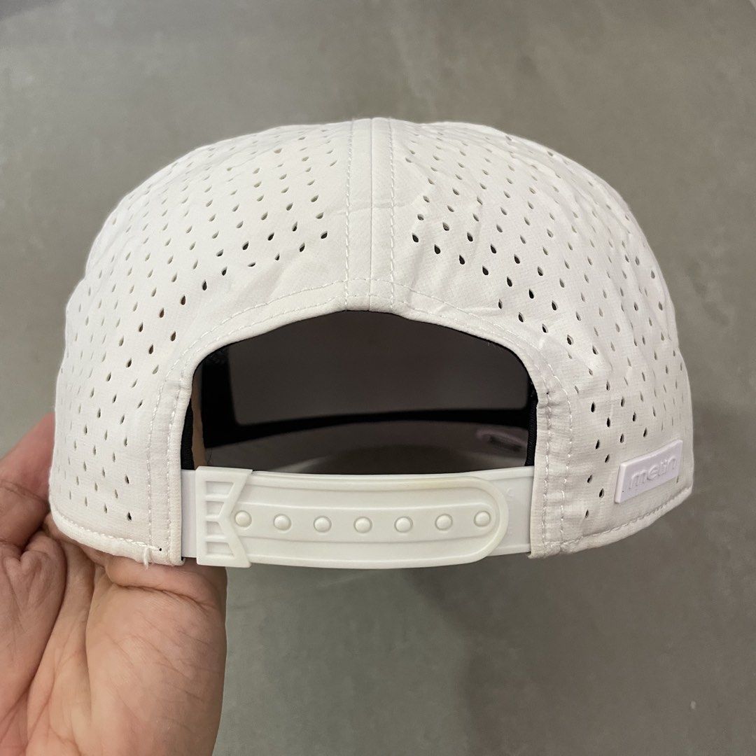 Melin Trenches Icon Hydro Cap (Category: Caps & Hats) located in Mabalacat. Submitted by goldengarms_ (Listing ID 1469361667, Image 3). Description: Size: One Size Condition: Excellent Color rate: 9.5/10 or better Issue: N/A Price is still negotiable for sure buyer 👍 - Payment thru GCash, Maya or Security Bank 💳 - Shipping via J&T Express 🛩️ Pm us for more details. Thank you! 📩 .