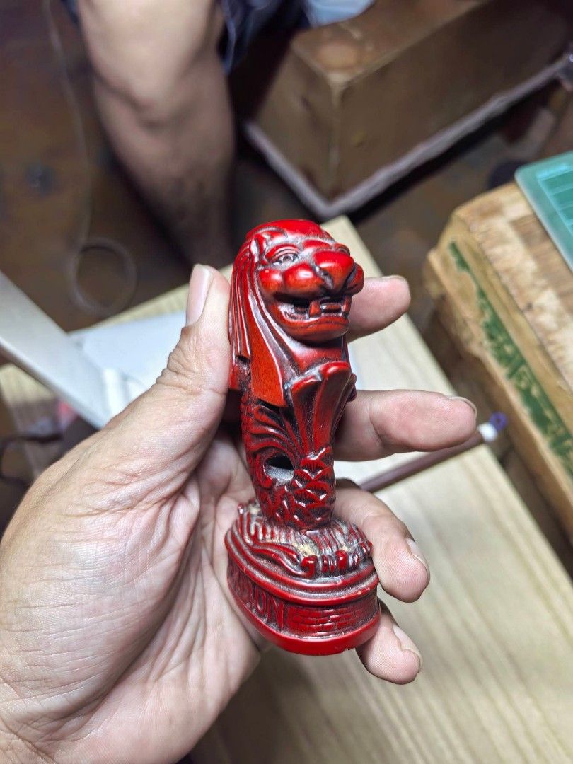 Merlion - Souvenir Figure (Category: Other Home Decor) located in Cebu City. Submitted by dudes_villanueva (Listing ID 1469275029, Image 2). Description: Merlion - Souvenir Figure Material: Resin 📌 In excellent condition. Height : 4 In.