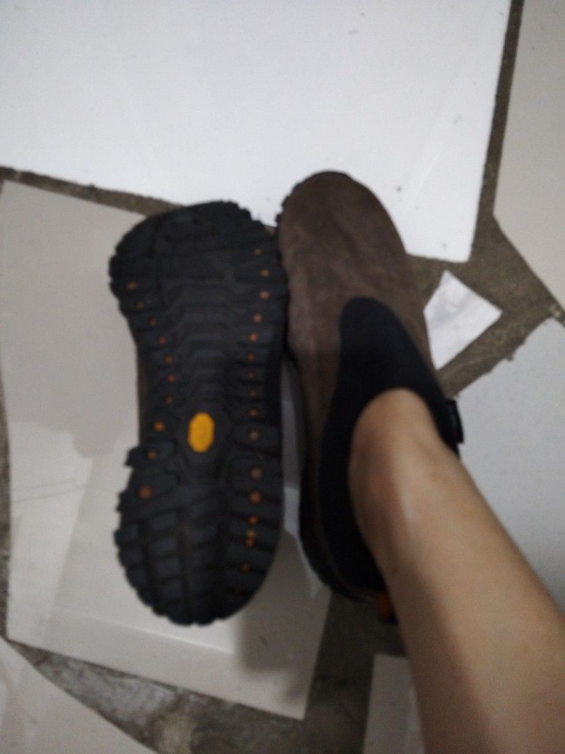 Merrell Shoes (Category: Sneakers) located in El Salvador. Submitted by francheskaukayukay (Listing ID 1469234029, Image 3). Description: size 7.5 women.
