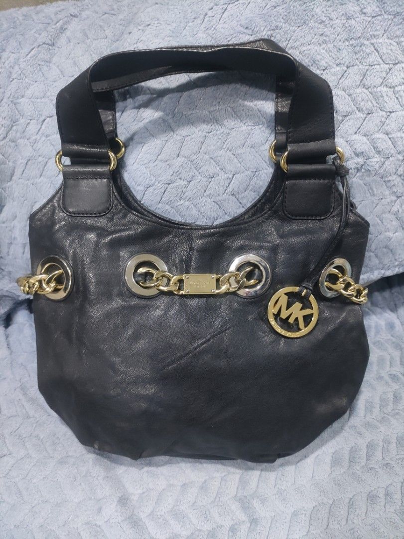Michael Kors Black Leather Shoulder Bag (Category: Luxury Bags & Wallets) located in Cainta. Submitted by kluxurychoices (Listing ID 1469231822, Image 1). Description: Authentic Michael Kors bag U.S bought very nice in actual .