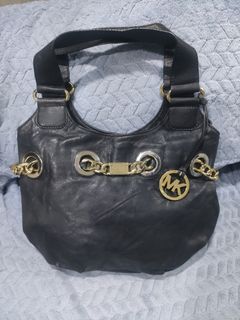 (Category: ) located in . Submitted by kluxurychoices (Listing ID 1469231822, Image 1). Description: .