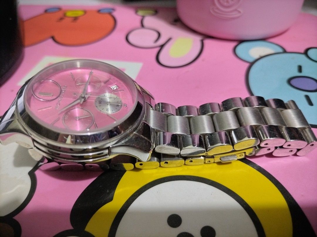 Michael Kors Runway (Model MK6160) (Category: Women's Watches) located in Valenzuela. Submitted by nurzdara28 (Listing ID 1469328260, Image 2). Description: Michael Kors Runway Women's Chronograph Watch (Model MK6160), featuring a silver-tone stainless steel bracelet and a vibrant pink sunray dial. Key Details Brand: Michael Kors Model: MK6160 Case Diameter: 38 mm Case & Band Material: Stainless steel Dial Color: Pink with silver-tone hands and m