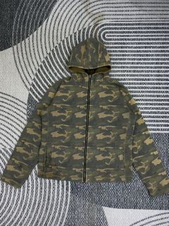 (Category: ) located in . Submitted by .fashionaddict (Listing ID 1469193828, Image 1). Description: .