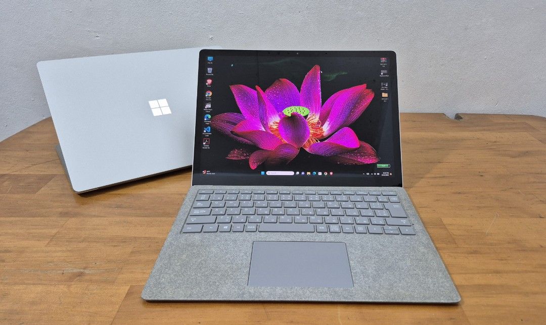 Microsoft Surface Laptop (Category: Laptops & Notebooks) located in Bacoor. Submitted by russelllabitag08301988 (Listing ID 1469372027, Image 2). Description: Microsoft Surface Laptop 2 refined, ultra-thin subnotebook featuring a luxury aluminum unibody, ® Gorilla® Glass 3' 13.5-inch PixelSense multi-touch display with a 2256 x 1504 resolution. Condition: 2ndhand presentable Php: 13500 *8th Gen|Intel® Core™ i5-8250U Turbo Speed: 3.4 GHz *8GB Ram|