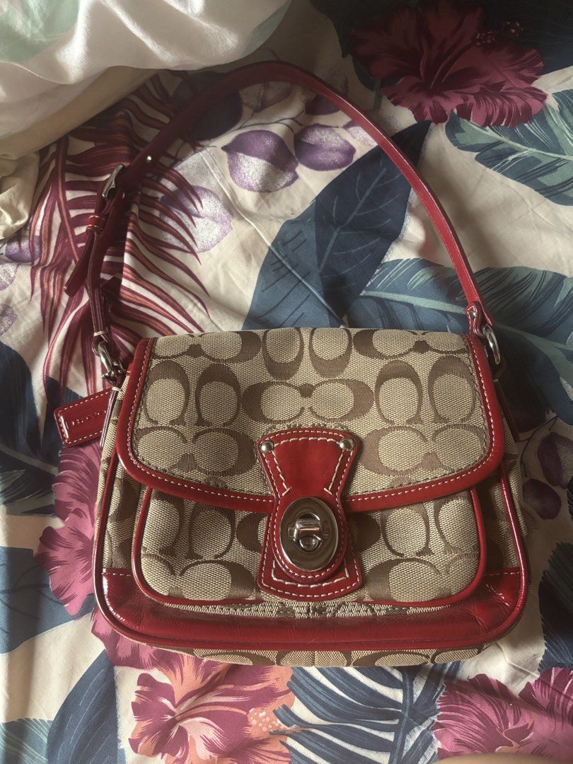 Mini Coach Legacy (Category: Luxury Bags & Wallets) located in Bayombong. Submitted by peachypurse.ph (Listing ID 1469171720, Image 1). Description: Collector’s Item Coach Signature Mini Turnlock Legacy in Red Leather Trim Bag Details and Condition: - polished hardwares - no rubs - intact rubber lining - clean interior A perfect pop of color with your outfit! ❤️ .