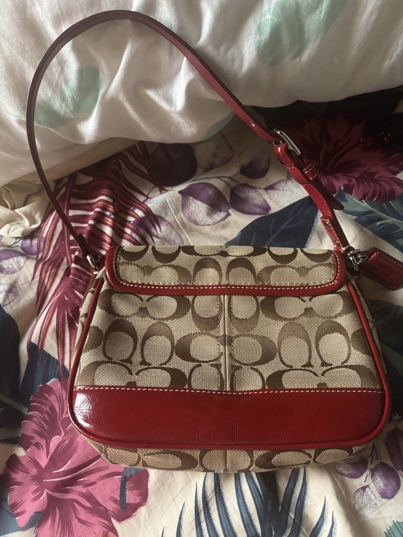 Mini Coach Legacy (Category: Luxury Bags & Wallets) located in Bayombong. Submitted by peachypurse.ph (Listing ID 1469171720, Image 2). Description: Collector’s Item Coach Signature Mini Turnlock Legacy in Red Leather Trim Bag Details and Condition: - polished hardwares - no rubs - intact rubber lining - clean interior A perfect pop of color with your outfit! ❤️ .