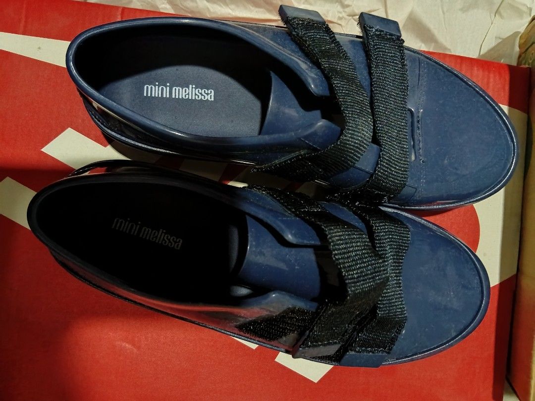 Mini Melissa (Category: Babies & Kids Fashion) located in Rodriguez. Submitted by caroumomnewacct (Listing ID 1469204691, Image 1). Description: di bet ng anak ko gusto nike.