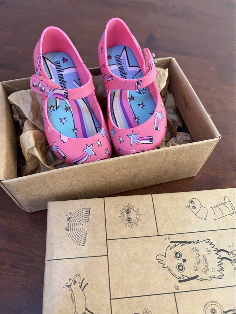 Mini melissa shoes (Category: Babies & Kids Fashion) located in Manila. Submitted by ishfindsph (Listing ID 1469178988, Image 2). Description: Authentic Mini Melissa Brandnew on sale regular price 2595 💗 US 6 Onhand ready to ship.