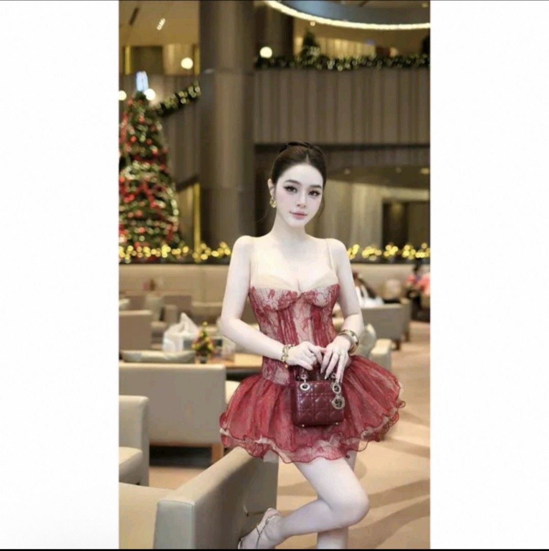 Mini Red Dress for rent (Category: Dresses) located in Taguig. Submitted by itsme_luna (Listing ID 1469298681, Image 3). Description: ✨ FOR RENT ✨ Size: Small • Waist: 25-26" • Bust: 29" 💰 RENTAL FEE: ₱500 Good for 2 days 🔐 Refundable Security Deposit: 🚚 TRANSPORTATION: Lalamove only — renter may shoulder the round-trip delivery fee. Thank you! ❤️.