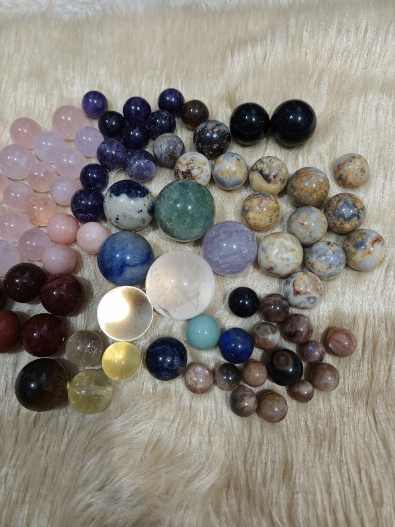 Mini Spheres Bundle!!! Rush sale (Category: Precious Stones) located in Quezon City. Submitted by piaoliangcollections.ph (Listing ID 1469247504, Image 2). Description: Get this all mini spheres for only 5K go get it na.
