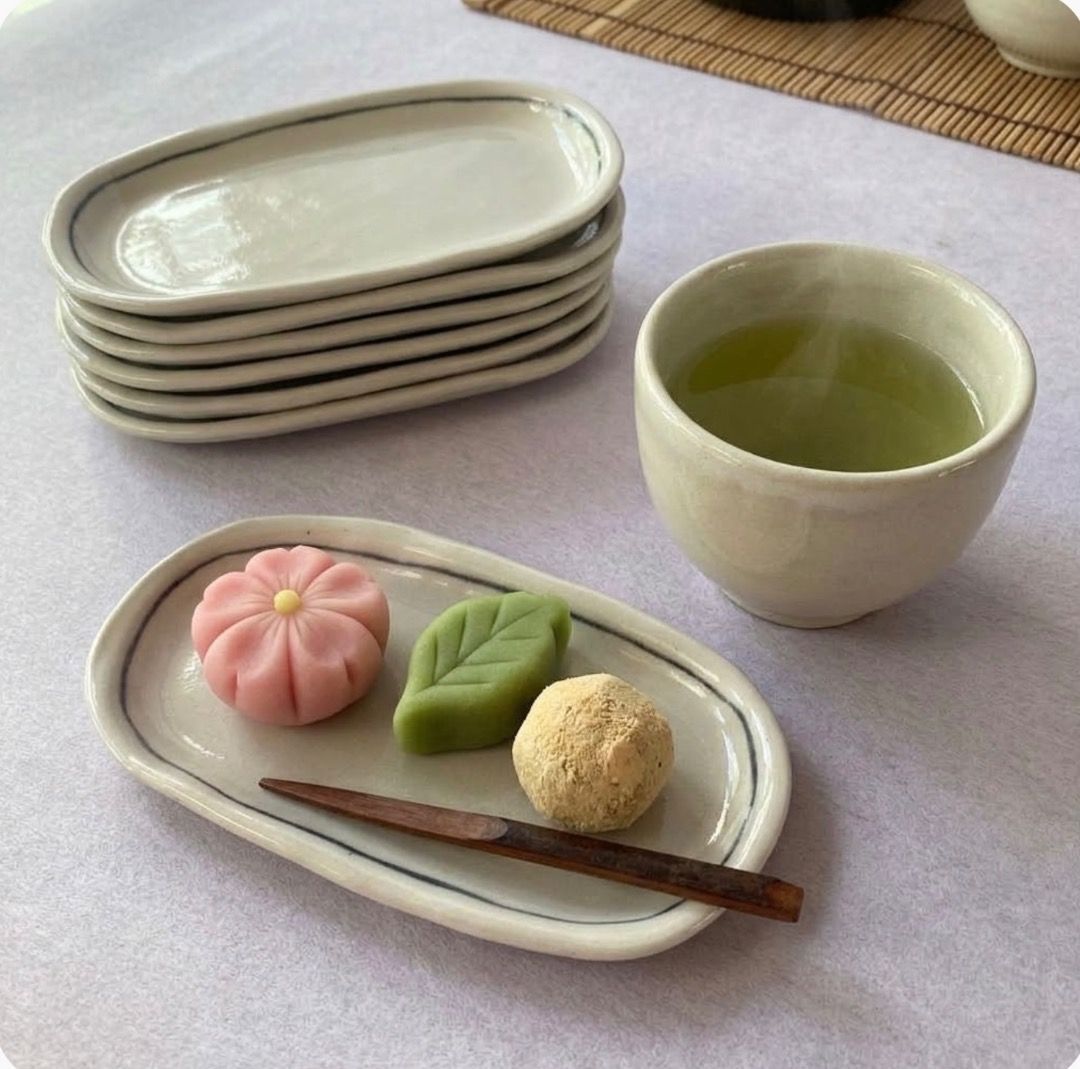 Minimalist Oval Plates (Category: Dinnerware & Cutlery) located in Davao. Submitted by atbpshop192593 (Listing ID 1469355127, Image 2). Description: Php70 each (12 available) Minimalist Oval Plates H: 0.5 inch L: 7.5 inches W: 4.1 inches Please REVIEW PHOTOS We use 100% repurposed packaging materials SF starts at Php70 via Flash Express First to pay.
