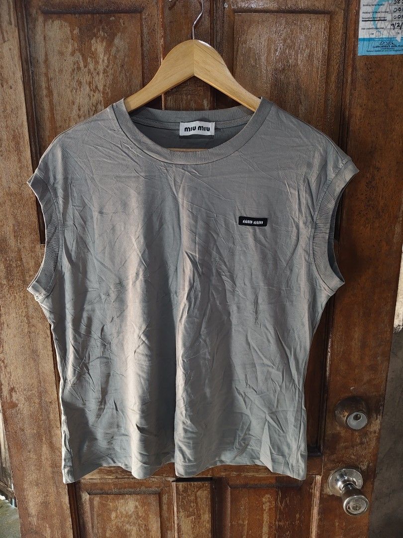 Miu2x Logo patch tank tops (Category: Sleeveless) located in Iloilo. Submitted by branded-boy0422_16 (Listing ID 1469206973, Image 1). Description: W: 18 L: 25 Good as new No issue.