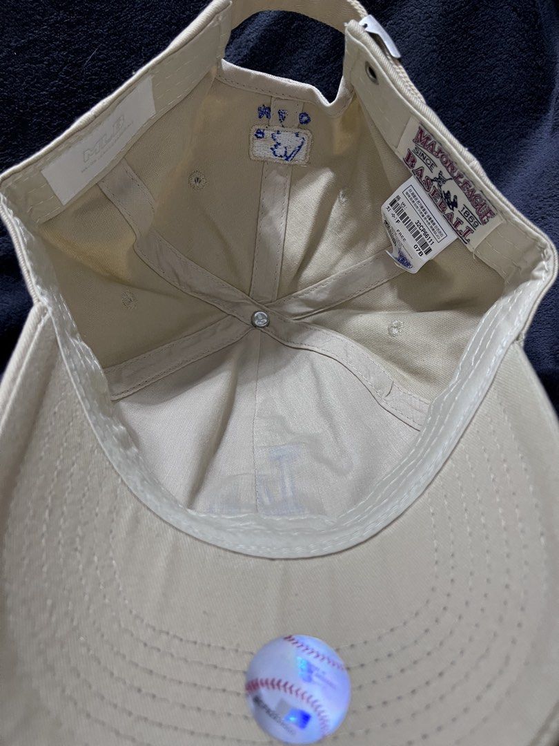 MLB La dad hat (Category: Caps & Hats) located in Angeles City. Submitted by ursenpaiu__ (Listing ID 1469187324, Image 3). Description: .
