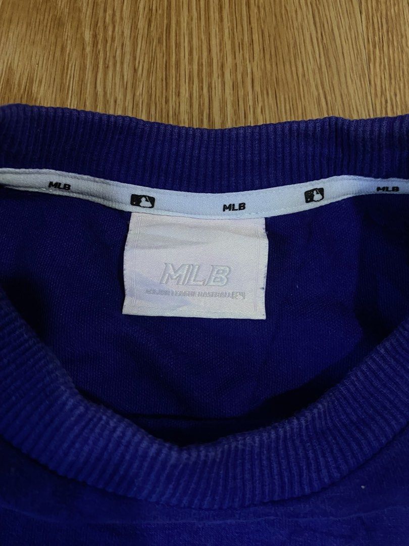MLB LA Dodgers Crewneck Sweater (Category: Coats, Jackets and Outerwear) located in Lapu Lapu. Submitted by jess12-25-20005 (Listing ID 1469282871, Image 3). Description: Authentic Complete tags Small-Medium L25.5 W20.6 Condition: 9.5/10 Color rate: 9.5/10 No issue.