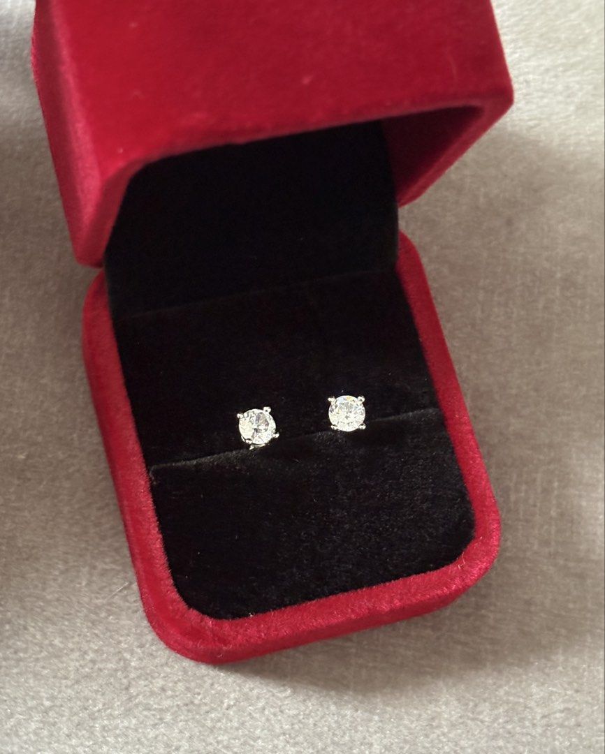 Moissanite circle stud simple earrings GRA (Category: Earrings) located in Cebu City. Submitted by whiterabbitmint (Listing ID 1469182341, Image 2). Description: .