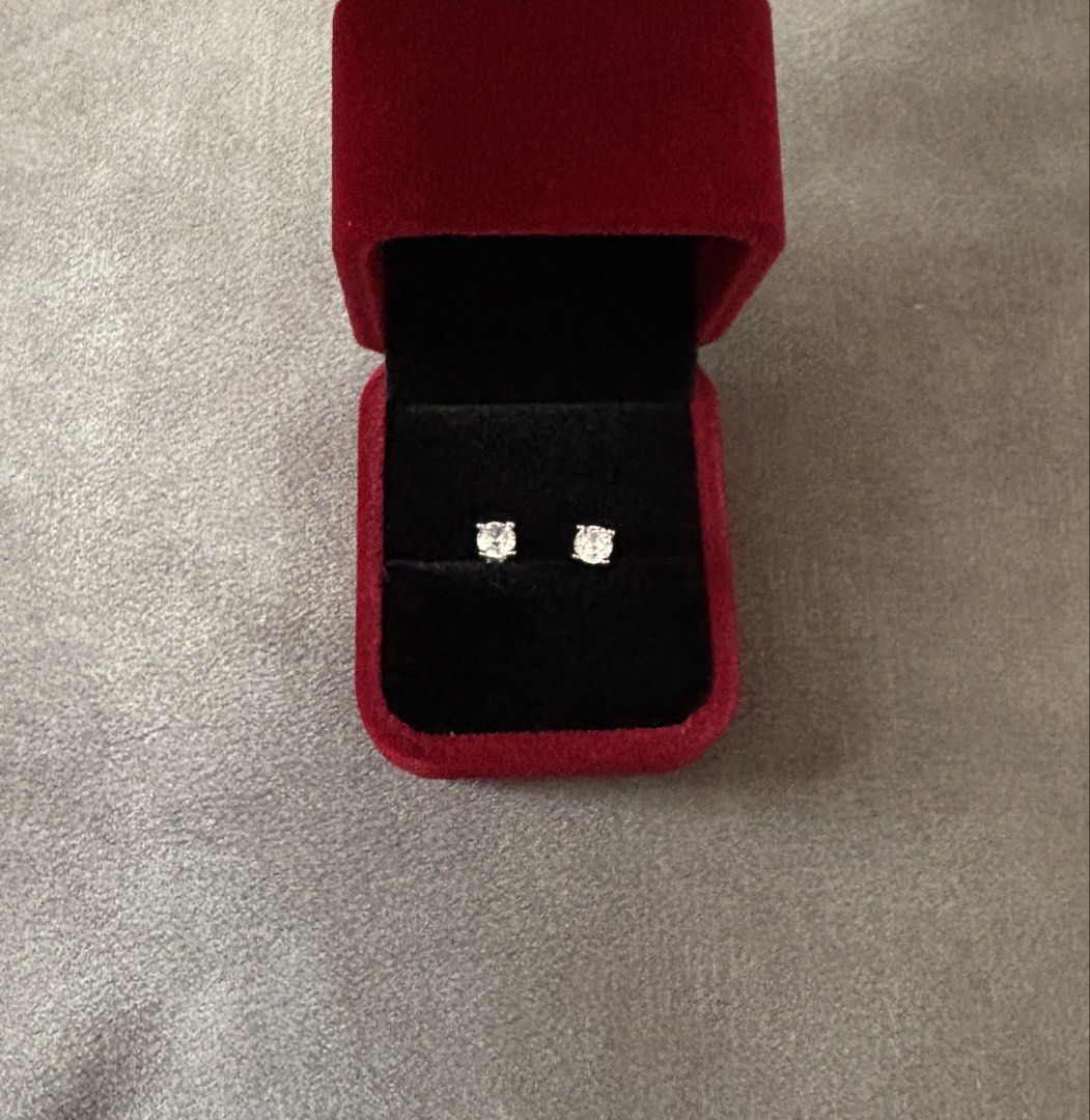 Moissanite circle stud simple earrings GRA (Category: Earrings) located in Cebu City. Submitted by whiterabbitmint (Listing ID 1469182341, Image 1). Description: .