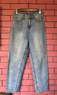 (Category: ) located in . Submitted by dressingroombylech (Listing ID 1469162630, Image 1). Description: .